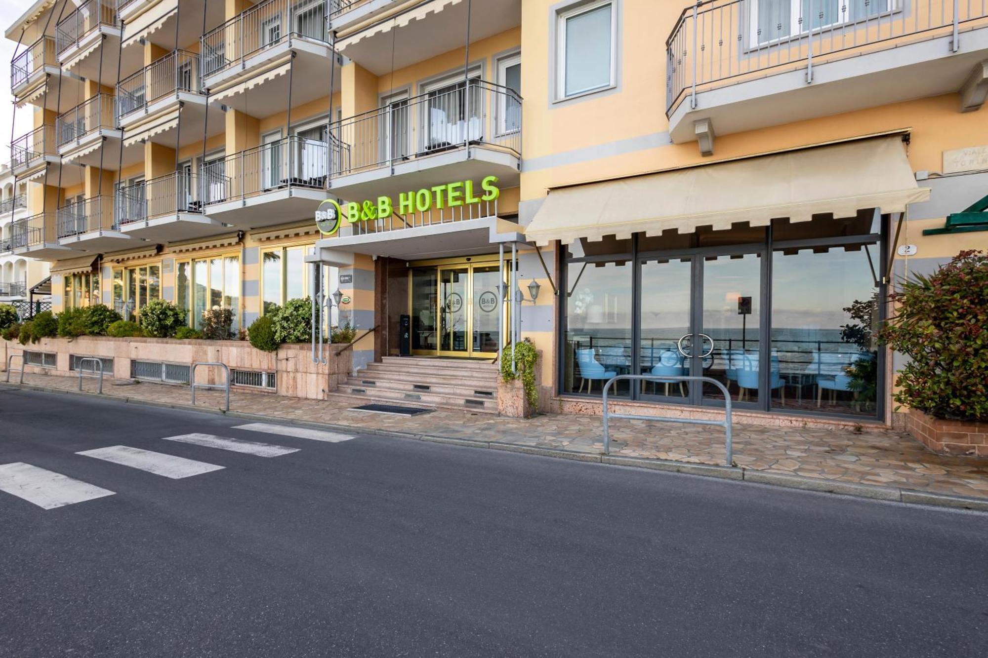 B&B Hotel Diano Marina Palace Dış mekan fotoğraf